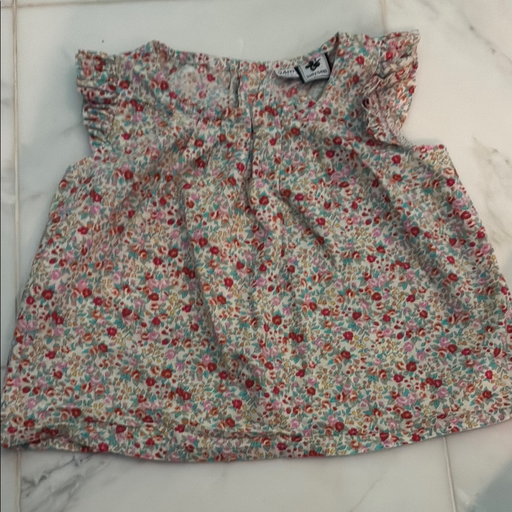 Busy Bees Short Sleeve floral top